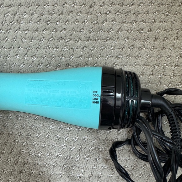 Revlon Blue Volumizer Hair Dryer Brush - Picture 4 of 6